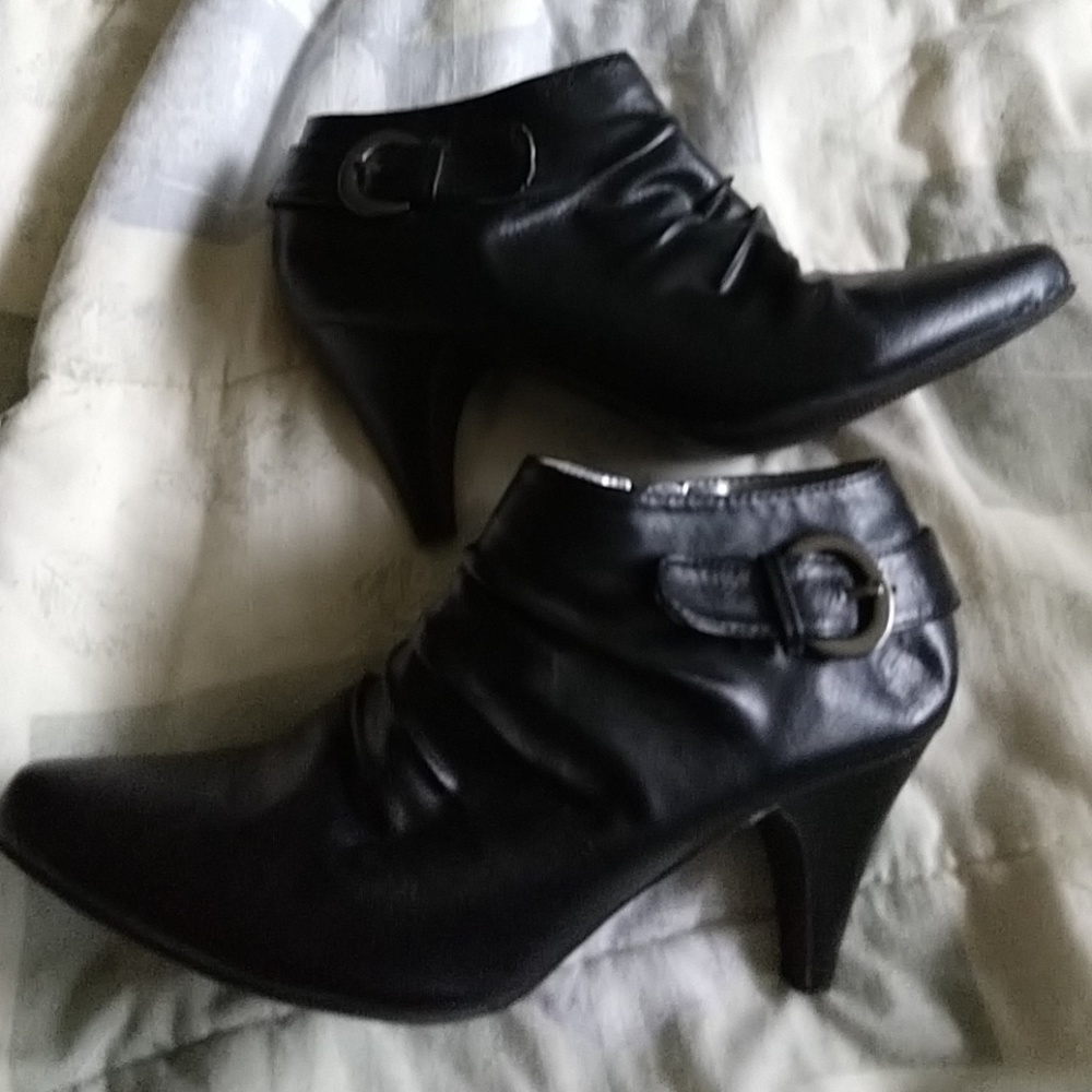 WhiteMt. Booties